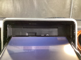 センターディスプレイオープンでCD、DVDが挿入できます。