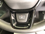 【ステアリングヒーター】車のハンドル部分を温めてくれて、寒い時期に手元を早く暖めることができます♪