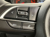 【ステアリングスイッチ付ハンドル】ナビゲーションに視線を移さず、ハンドルから手を離さず、運転に集中したまま手元でオーディオ操作できます♪