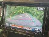 【バックカメラ】駐車時に後方がリアルタイム映像で確認できます。大型商業施設や立体駐車場での駐車時や、夜間のバック時に大活躍!運転スキルに関わらず、今や必須となった装備のひとつです!