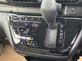 【オートエアコン】 設定温度は一定のまま、1年中、車内は快適空間♪快適温度♪