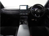 ◆視界広々で非常に運転しやすくロングドライブでも疲れを感じさせないすっきりとまとまったインパネ周りです。