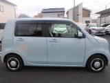 当店の展示車は、プロの業者にボディーの磨き、ルームクリーニングを依頼していますので、とてもきれいです!!ぜひ、見にいらしてください!