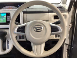 運転にかかわる様々な操作を安全に行えるように視点移動が少なく操作性に配慮されたスイッチ類が凝縮されたコクピットです。
