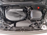 BMWのエンジンは世界的にも認められている高性能エンジンです。レスポンスがよく高回転型の心地よい吹きあがりなど駆け抜ける歓びのキーになる部分でございます。