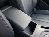 Audi正規ディーラーが高品質をお約束。高度な訓練・教育を受けたAudi専任メカニックが、100項目にもおよぶ精密な点検を実施いたします。すべてをクリアしたAudi車だけが、あなたのお手元に届けられるのです。