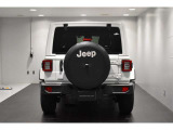 リアから見てもJeepだとすぐに分かります。