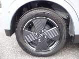 14インチアルミホイール!!格好良くてホイールがあなたの愛車をいっそう輝かせます☆