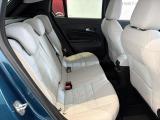 アームレスト装備で長距離の運転も安心です