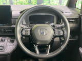 【純正革巻きステアリング】上質な革を使用することで、手にしっかり馴染みとても運転しやすいハンドルです♪