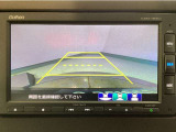 【バックカメラ】運転が苦手な方も車庫入れラクラクです!ギアをリバースに入れれば自動的に切り換わりますので、面倒な操作は不要です♪狭い駐車場もお車を傷つけず安心ですね!