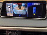 【パノラミックビューモニター】専用のカメラにより、上から見下ろしたような視点で360度クルマの周囲を確認することができます☆死角部分も確認しやすく、狭い場所での切り返しや駐車もスムーズに行えます。
