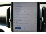 電気自動車特有のワンペダルドライブや、ハンドルの重さ、エコモードなど詳しく設定が可能です。