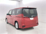 広々とした車内空間に優れた燃費性能。更にデザインも上質で人気のお車です!