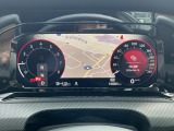 大型ディスプレイによるフルデジタルメータークラスター「Digital Cockpit Pro」。ドライビングデータやマップなど、様々な情報を好みに合わせて最適表示します。
