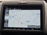 9インチ純正メモリーナビ(VXM?227VFNi)を装着しています。目的地設定やルート案内もスムーズに行えます。