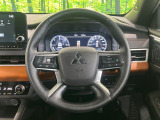 【純正革巻きステアリング】上質な革を使用することで、手にしっかり馴染みとても運転しやすいハンドルです♪