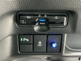ETCも付いておりますので、高速道路の料金所もノンストップ通過可能ですよ^^是非揃えたい装備ですね!