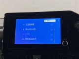 いまや必須装備「ナビゲーション」搭載!知らない場所にスイスイッとドライブ。もう、これなしではハンドルを握れませんね!でも運転中の操作は危険ですのでご注意ですね☆