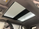 人気の大型ムーンルーフも装備です。