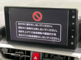 【ディスプレイオーディオ】お手持ちのスマートフォンとの連携で、ナビや音楽再生など各種アプリを使用可能。スマホに近い感覚でお使いいただけます♪