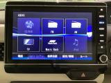 ナビゲーションはフルセグTV対応のGathers純正メモリーナビを搭載しています。Bluetoothオーディオ機能がありますので、スマートフォンなどの音楽も再生できます。