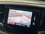 【バックカメラ】駐車時に後方がリアルタイム映像で確認できます。大型商業施設や立体駐車場での駐車時や、夜間のバック時に大活躍!運転スキルに関わらず、今や必須となった装備のひとつです!