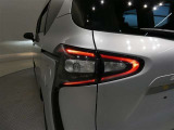 LEDテールライトです。省電力、高輝度のLEDは明るく照らすので夜間運転時の視認性を高めます。スタイリッシュな見た目で細かいところもこだわりたいあなたに!