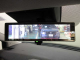 スマートルームミラー付きで後部座席に乗車してても後方がしっかり見れます