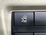 【パワースライドドア】スマートキーや運転席のスイッチでスライドドアの開閉が可能♪電動だから力を入れてドアを開ける必要が無く、小さいお子様でも、重い荷物を持っている時もラクに開け閉めできます♪