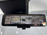 ルームミラーに車を上からみた映像が映るので、駐車の際や狭い道を通る時に運転のサポートをしてくれ安心です!