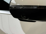 納車前整備は、メルセデスベンツ国際認定メカニックによる最新の検査ライン等の施設が充実した当社工場で入念に行います。メルセデス・ベンツの定める厳しい基準をクリアしたお車のみをご案内させて頂きます。