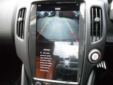 バックモニター シフトレバーを「R」位置にすると、自動的に後方の画像を表示します。車庫入れなどでバックする際に後方確認ができて便利です。