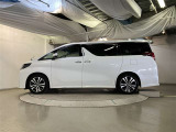 両側パワースライドドア付きだから、狭い駐車スペースなどでの 乗り降りラクラク!小さなお子さまのいるご家庭には嬉しい装備。