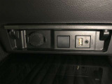 ナビゲーション用USB/AUX入力端子(音声)です。