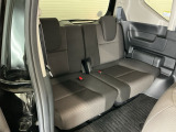 1列目から3列目まで広々大空間です。3列目シートは荷物が多い時や不要な時はアレンジして荷室として使用することが可能で便利に使えます