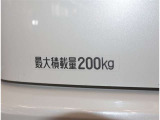 大事に長くお乗りいただきたい・・・ご購入時にグラスシーラントなどいかがですか?汚れも付きにくく、洗車も楽になる当店の一押しです!詳しくはスタッフまでお尋ねください。