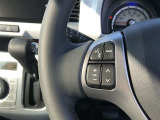 【ステアリングスイッチ】左です。ステアリングから手を離さず、運転に集中したまま手元でオーディオ操作等が出来ます。