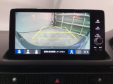 バックモニター付きで、車庫入れやバック時の後方確認をサポート。