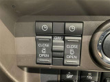 スマートキーや運転席のスイッチで後席両側スライドドアの開閉が可能♪電動だから力を入れてドアを開ける必要が無く、小さなお子様でも簡単に開け閉めでき快適です♪