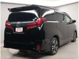 自社工房で輝くボディーと、綺麗で清潔な室内の車に生まれ変わります【ピカット一平】☆もちろん当社の技術スタッフの手により、点検整備が行われます。ぜひ、お客様の目でお確かめください。