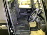 シートはフィット性も良く、楽な運転姿勢を保てます。