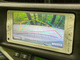 【バックカメラ】駐車時に後方がリアルタイム映像で確認できます。大型商業施設や立体駐車場での駐車時や、夜間のバック時に大活躍!運転スキルに関わらず、今や必須となった装備のひとつです!