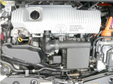 まるまるクリンでは、ご自身では掃除のしずらいエンジンルームまでピッカピカ!