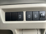 両面の電動スライドドアは運転席からの開閉も可能です