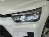 【LEDヘッドライト】悪天候や夜間走行時も良好な視界を確保し安心して運転できる高輝度LEDヘッドライトを装備!点灯速度が早く、消費電力も抑えられています。