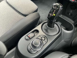 弊社お客様より頂いた下取車やデモカーが在庫の殆どを占めています。車の経歴や整備記録が分かり、ご安心してお車をお選び頂ける正規ディーラーならではのラインナップでございます。