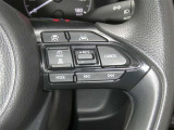 【レーダークルーズコントロール】(全車速追従機能付)付きです。車速に応じて追従支援してくれるので、ロングドライブも快適です。詳細は販売店スタッフまでおたずねください。