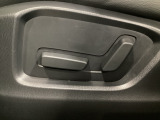 こちらのグレードには助手席にも運転席同様にパワーシートを装備しております!座面位置を上げれば視界も広がり開放感アップ!