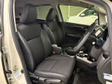 体にしっかりフィットし、長時間の運転も疲れにくくサポートするコンビシートです♪